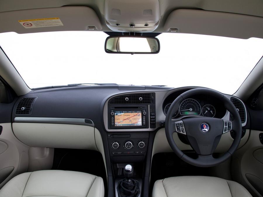  Saab 9-3 Griffin Sport Sedan 2011 года  (UK) (фото 9 из 10)